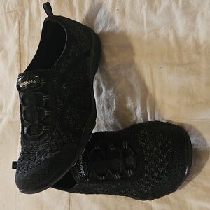 Skechers Women's Black Knit Slip-On Sneakers 7